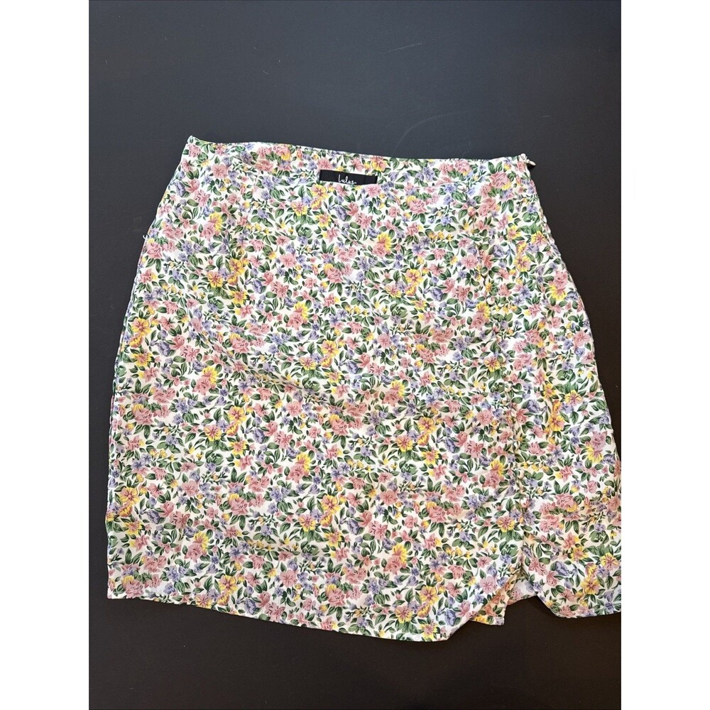 Lulus Women's Pleated Skirt Size S Floral Print with Button Detail
